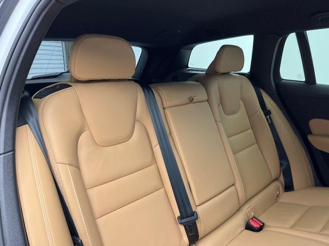 VOLVO V60 CROSS COUN 2024 Image 31