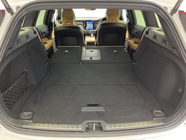 VOLVO V60 CROSS COUN 2024 Image 31