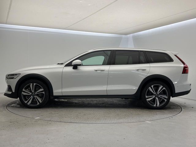 VOLVO V60 CROSS COUN 2024 Image 31