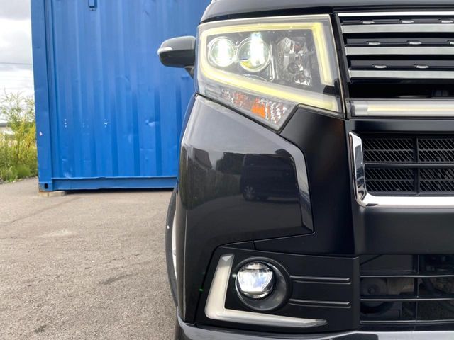 DAIHATSU MOVE CUSTOM 2015 Image 31