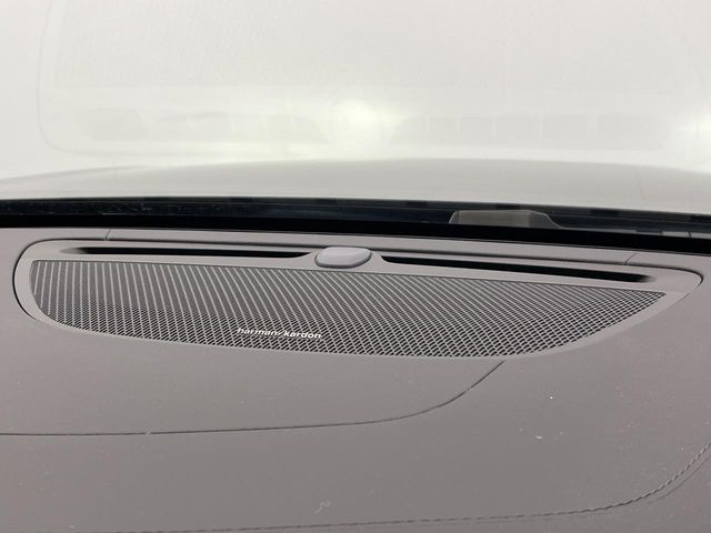 VOLVO V60 2019 Image 31