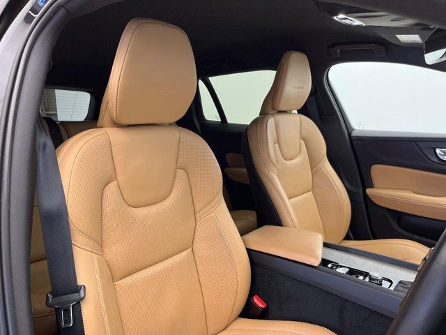 VOLVO V60 2019 Image 31