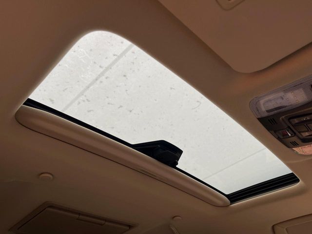 TOYOTA ALPHARD HYBRID 4WD 2018 Image 31