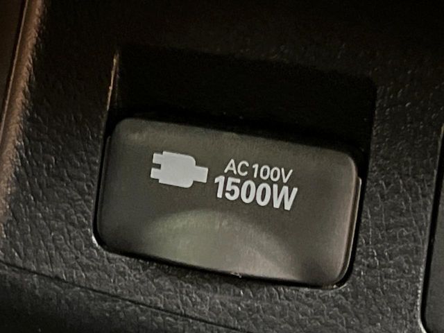 TOYOTA ALPHARD HYBRID 4WD 2018 Image 31