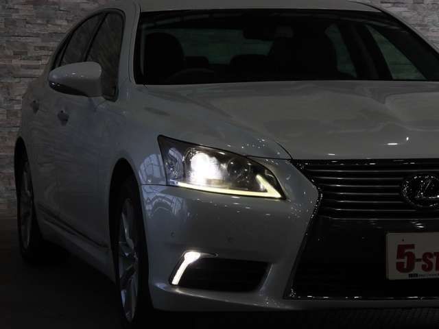 TOYOTA LEXUS LS460 2012 Image 31