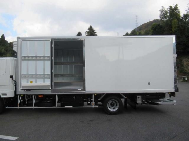 MITSUBISHI FUSOU FIGHTER 2025 Image 31