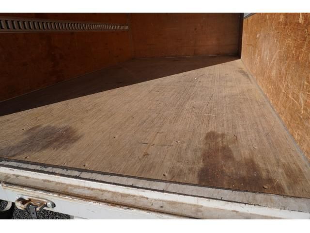 ISUZU ELF 2018 Image 31