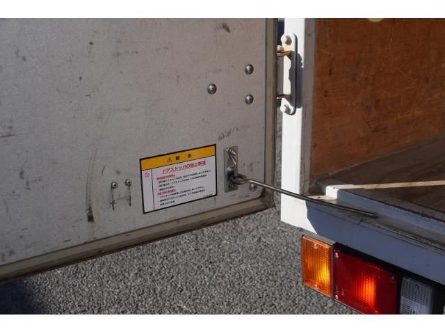 ISUZU ELF 2018 Image 31