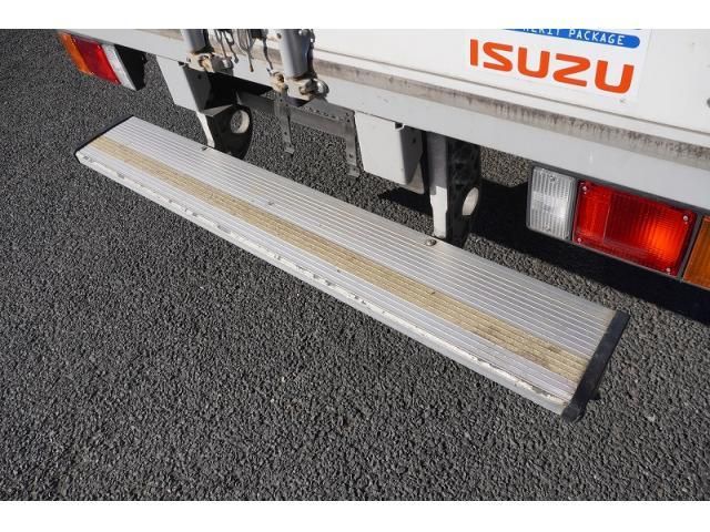 ISUZU ELF 2018 Image 31