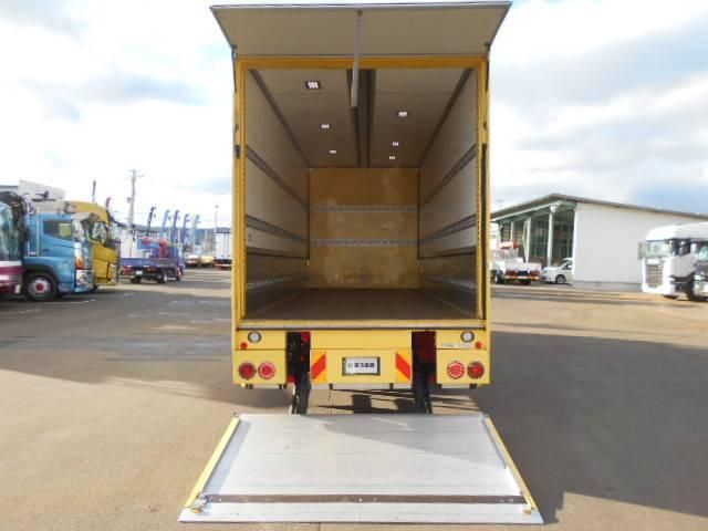 MITSUBISHI FUSOU FIGHTER 2013 Image 31