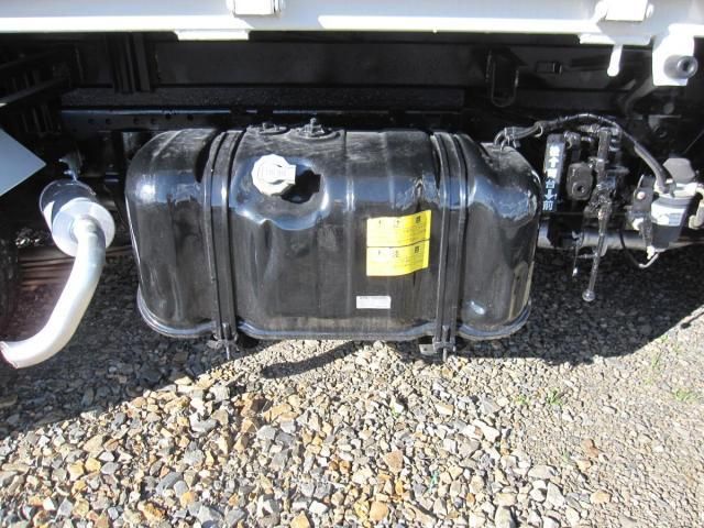 ISUZU ELF 2003 Image 31