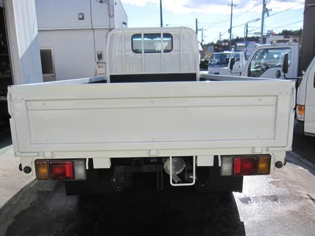 ISUZU ELF 2000 Image 31
