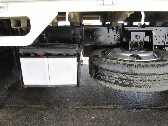 ISUZU ELF 2000 Image 31