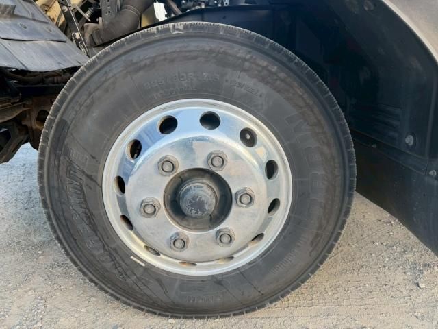 ISUZU FORWARD 2015 Image 31