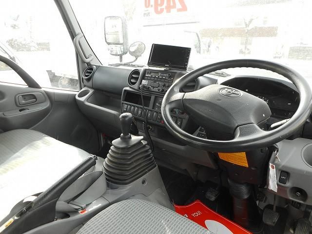 TOYOTA DYNA 2015 Image 31