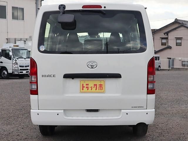 TOYOTA HIACE VAN 2WD 2023 Image 31