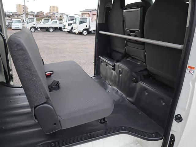 TOYOTA HIACE VAN 2WD 2023 Image 31