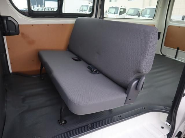 TOYOTA HIACE VAN 2WD 2023 Image 31