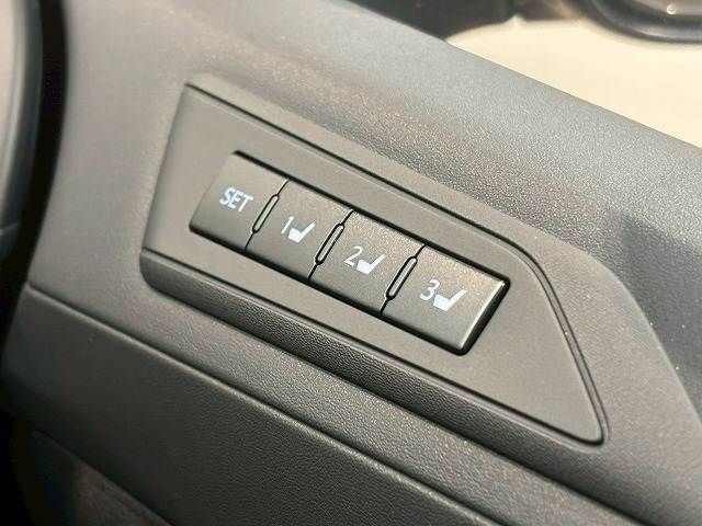 TOYOTA VELLFIRE 2018 Image 31