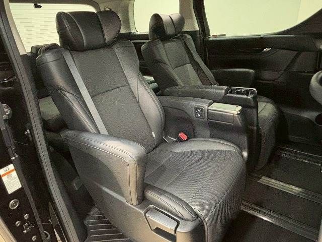TOYOTA VELLFIRE 2018 Image 31