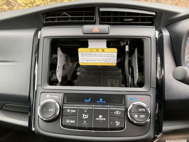 TOYOTA COROLLA AXIO HYBRID 2026 Image 31