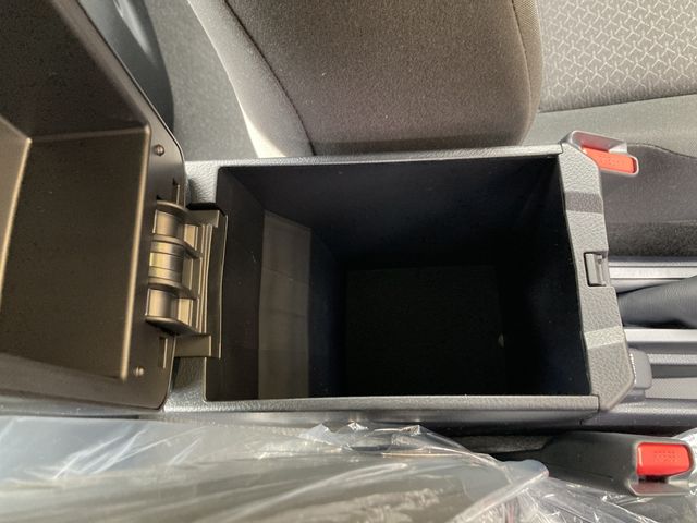 TOYOTA COROLLA AXIO HYBRID 2026 Image 31