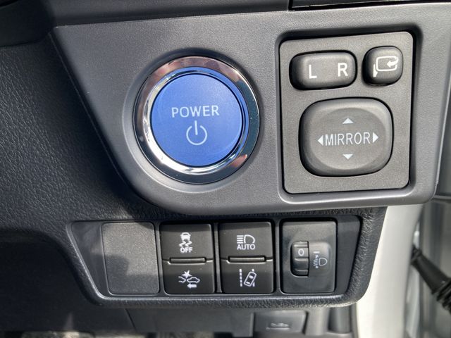 TOYOTA COROLLA AXIO HYBRID 2026 Image 31