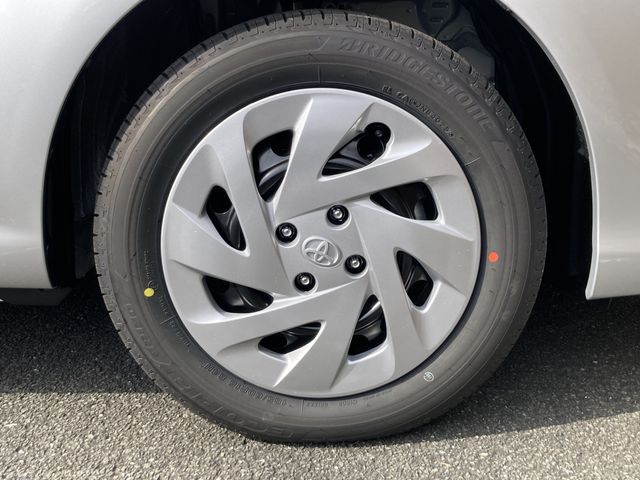 TOYOTA COROLLA AXIO HYBRID 2026 Image 31