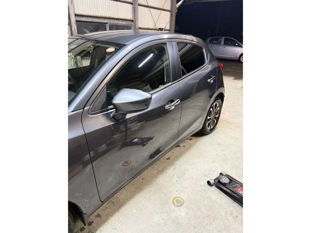 MAZDA DEMIO 2015 Image 31