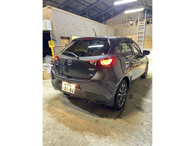 MAZDA DEMIO 2015 Image 31