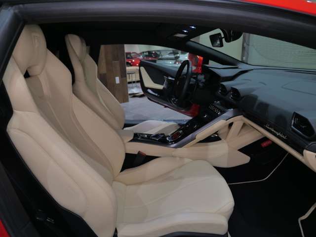 LAMBORGHINI HURACAN 2018 Image 31