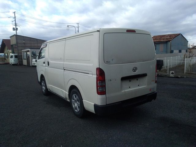 TOYOTA HIACE VAN 4WD 2015 Image 31