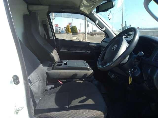 TOYOTA HIACE VAN 4WD 2015 Image 31