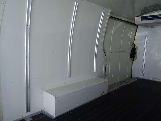 TOYOTA HIACE VAN 4WD 2015 Image 31