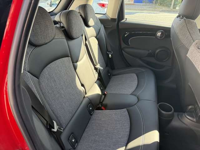 BMW MINI COOPER D 5DOOR 2021 Image 31