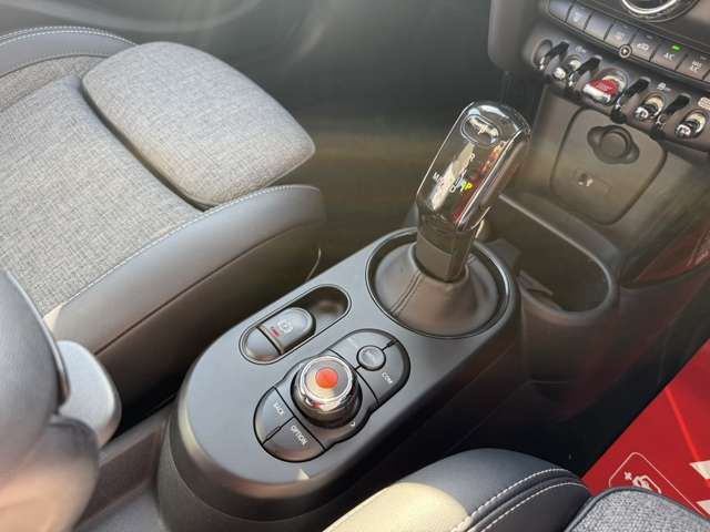 BMW MINI COOPER D 5DOOR 2021 Image 31