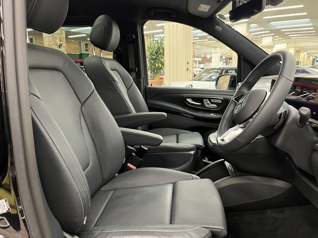 MERCEDES BENZ V CLAS 2024 Image 31