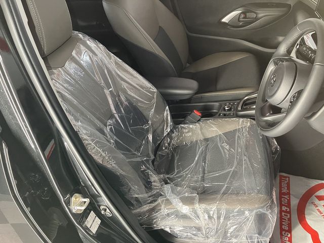 TOYOTA YARIS CROSS HYBRID 2025 Image 31