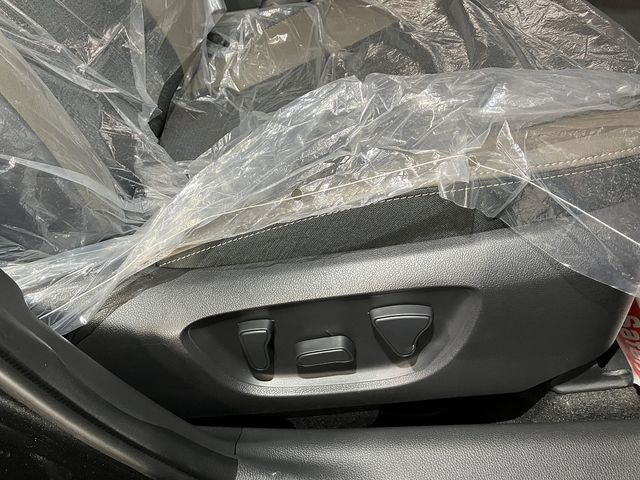 TOYOTA YARIS CROSS HYBRID 2025 Image 31