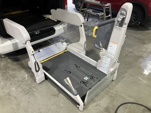 TOYOTA HIACE VAN 4WD 2018 Image 31