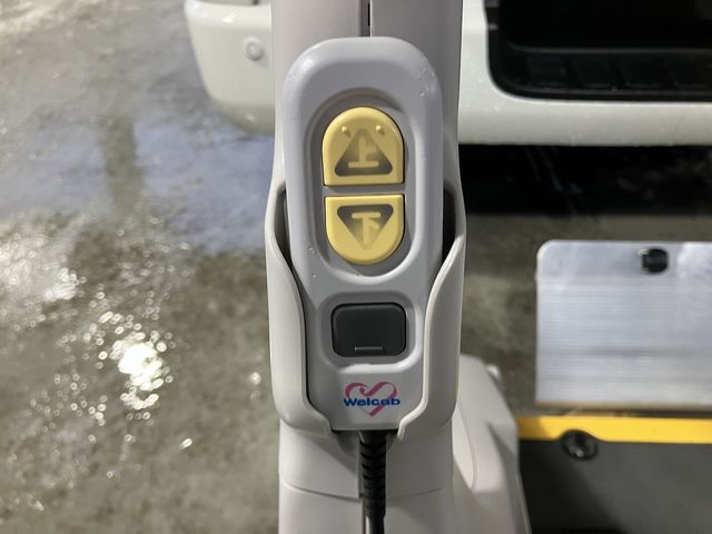 TOYOTA HIACE VAN 4WD 2018 Image 31