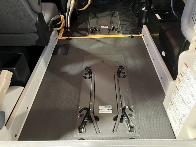 TOYOTA HIACE VAN 4WD 2018 Image 31