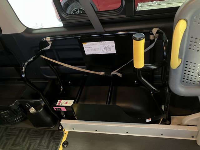 TOYOTA HIACE VAN 4WD 2018 Image 31