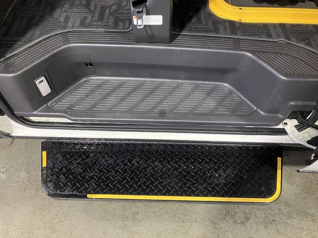 TOYOTA HIACE VAN 4WD 2018 Image 31