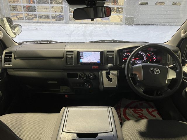 TOYOTA HIACE VAN 4WD 2018 Image 31