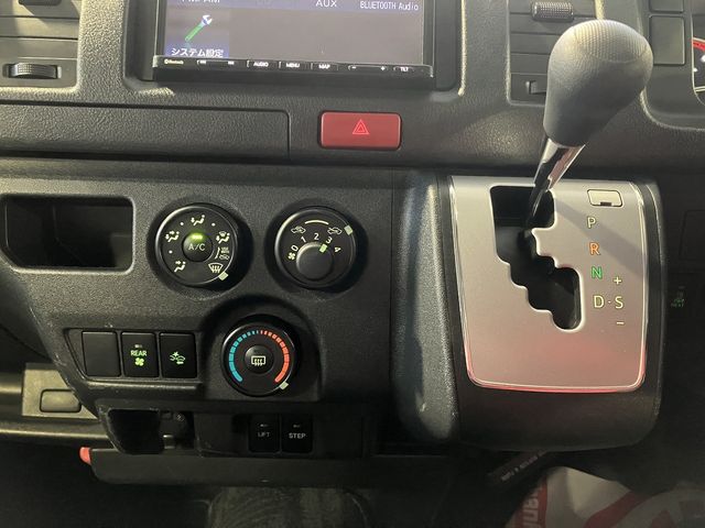 TOYOTA HIACE VAN 4WD 2018 Image 31