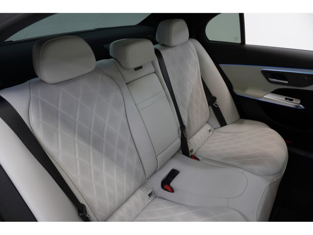 MERCEDES BENZ E CLAS 2024 Image 31