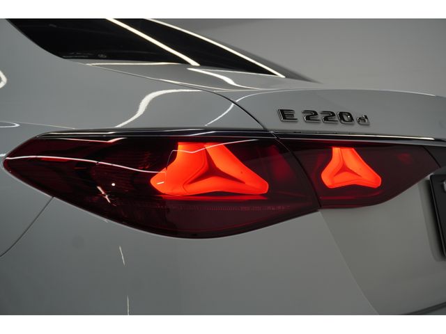 MERCEDES BENZ E CLAS 2024 Image 31