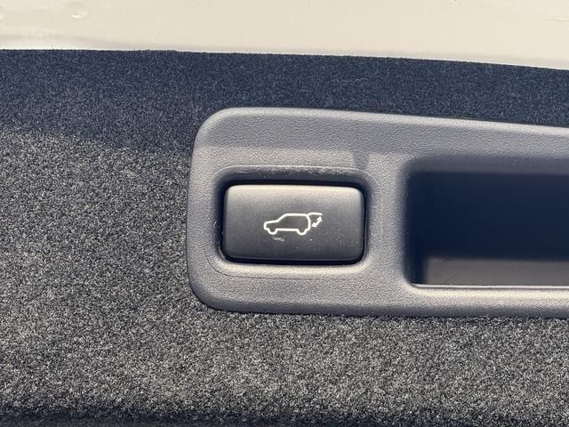 TOYOTA HARRIER 2WD 2018 Image 31