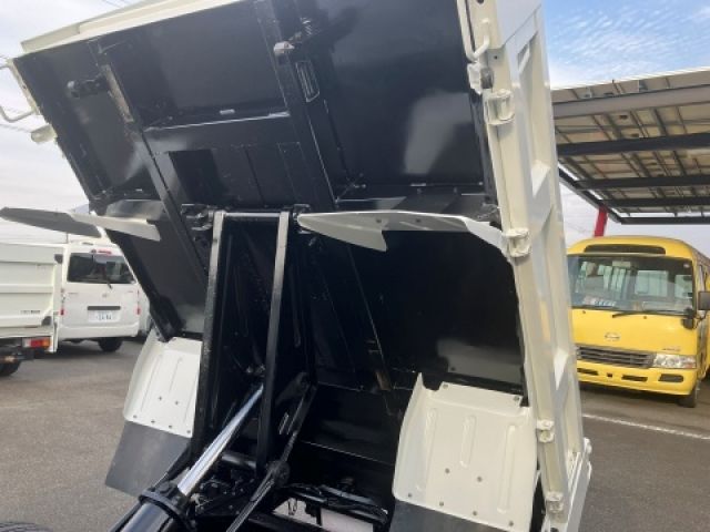 ISUZU ELF 2018 Image 31